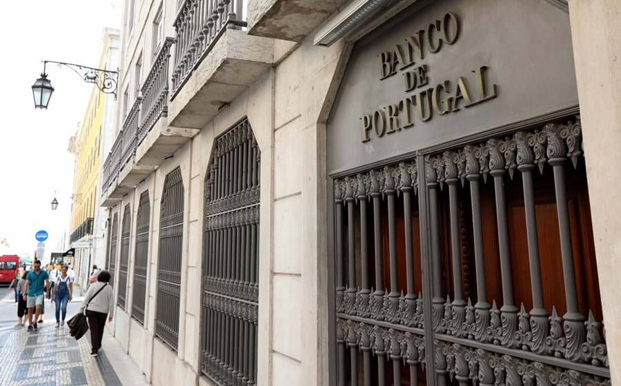 O Banco de Portugal encontrou uma solução provisória para responder à necessidade de ter uma plataforma de comunicação de escrituras.