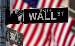 Wall Street fecha no vermelho com tecnológicas a pressionar