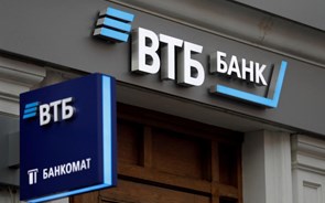 Banco russo VTB perde controlo da subsídiária europeia