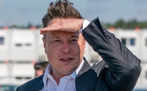 Funcionários da Tesla têm de trabalhar 40 horas por semana no escritório 'ou devem sair da empresa', ameaça Musk 