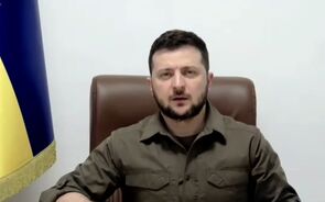Zelensky compara situação no país com o bombardeamento de Guernica