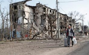 Rússia faz ultimato para que tropas em Mariupol se rendam