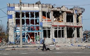 Ataques de mísseis russos continuam. Mais de 300 civis retirados de Mariupol