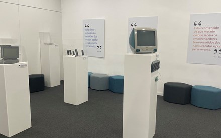 A GMS Store convida-o a visitar uma exposição que celebra o aniversário Apple.