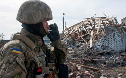 Ucrânia: Aeroporto de Dnipro destruído após bombardeamento russo