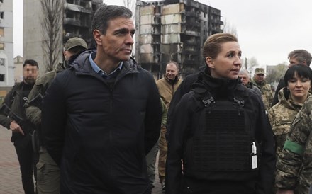 Sánchez envia ajuda militar para a Ucrânia e técnicos para o TPI