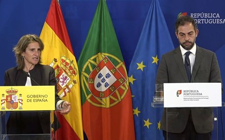 Bruxelas aceita que Portugal e Espanha limitem preço médio do gás a 50 euros por MWh