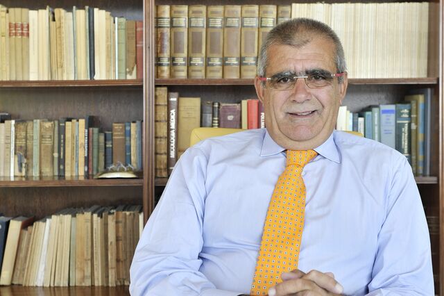 “É ridículo um medicamento custar menos do que  um maço de tabaco”