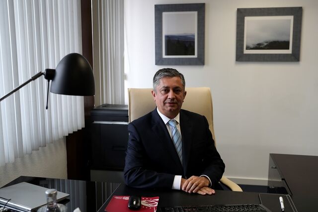 Paulo Teixeira: “Falta rigor e clareza ao cadastro simplificado”