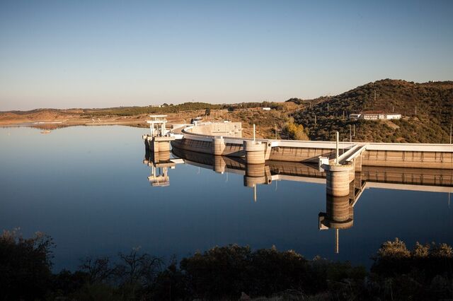 Leiria, Coimbra e Beira Baixa contra central fotovoltaica flutuante no Cabril
