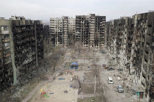 Rússia declara alerta terrorista na Crimeia. Pelo menos 10 mil civis mortos em Mariupol, diz autarca
