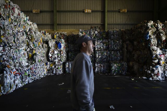 País não conseguiu cumprir nenhuma meta na gestão do lixo urbano