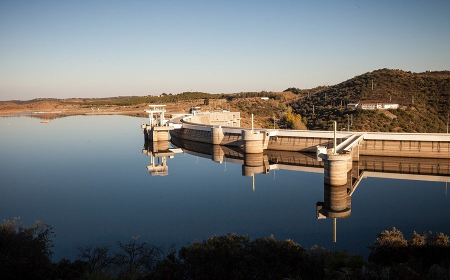 O leilão para a instalação de painéis solares em barragens incluiu, para além da albufeira do Alqueva, as de Castelo de Bode, Cabril, Alto Rabagão, Paradela, Salamonde e Tabuaço.