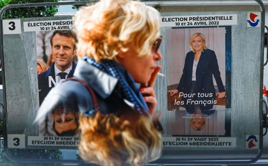 Macron e Le Pen tiveram o maior número de votos, mas como nenhum deles teve mais de 50%, vão à segunda volta no domingo, 24 de abril.