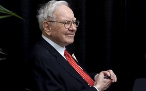 Buffett compara bolsa a casino, mas vai a jogo