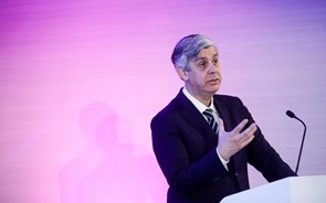 Centeno defende estabilidade europeia e sugere descida controlada das taxas de juro 