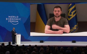 Zelensky pede em Davos 'sanções máximas' contra a Rússia 