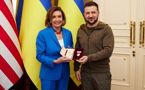 Pelosi em Kiev ao lado da Ucrânia 'até a luta estar terminada'