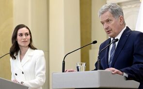 Finlândia aprova pedido de adesão à NATO