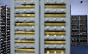 Ouro na linha de água, fora da 'zona de perigo'