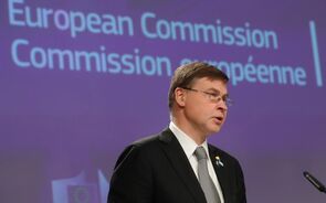 O comissário europeu da Economia, Valdis Dombrovskis, pediu que Portugal acelere execução.