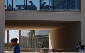 Nova regista a melhor posição e está entre as cinco melhores da Europa no mestrado em Finanças.