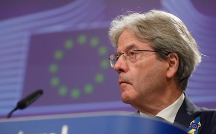  Bruxelas mais otimista que Governo vê PIB a crescer mais e contas quase equilibradas