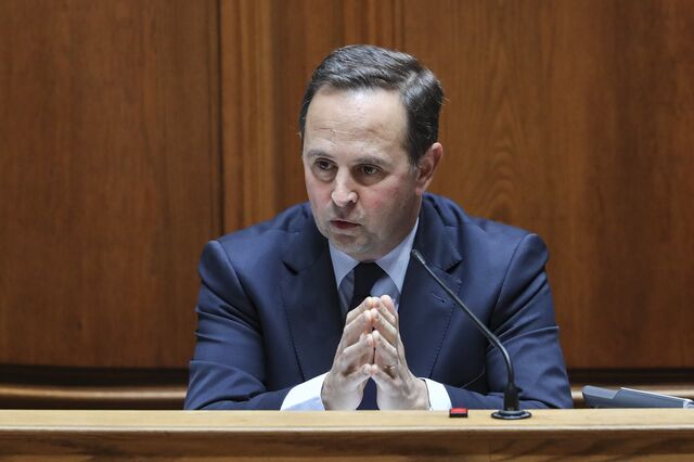 Governo 'vai alterar a lei' para tributar cripto, avança Medina
