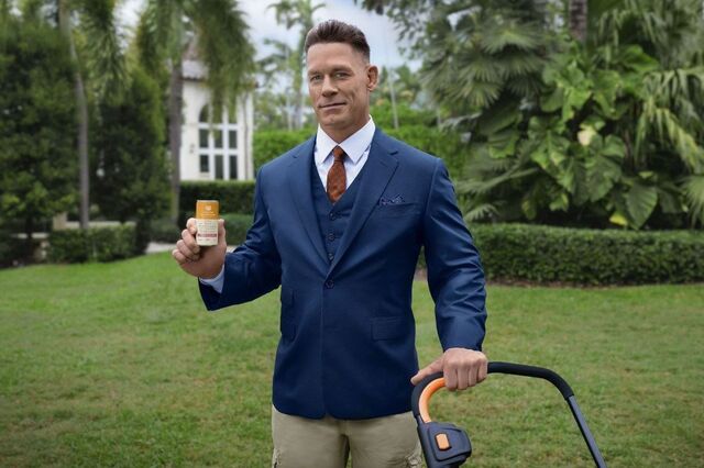 John Cena e Sarah Jessica Parker apostam no negócio dos cocktails pré-feitos