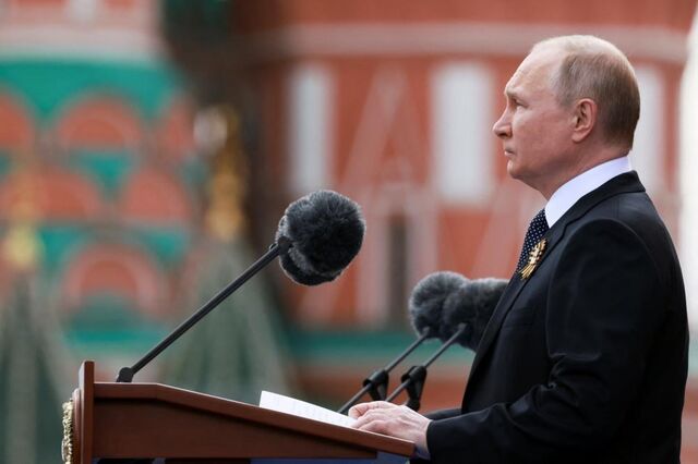 Rússia quer pagar dívida em rublos após fim da exceção para aceder a dólares