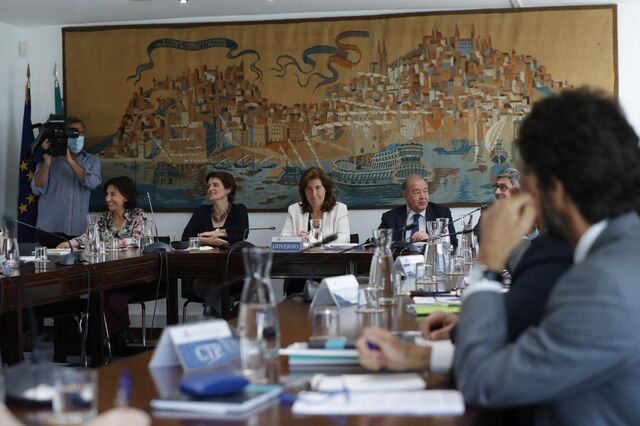 Governo quer referenciais para aumentos salariais por setor