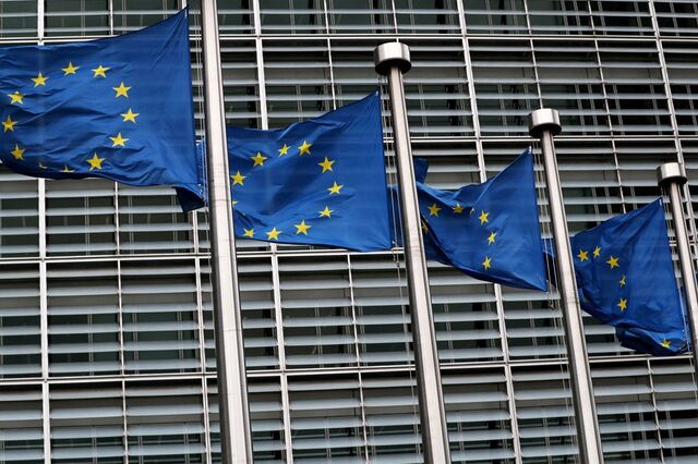 Bruxelas propõe mais medidas para evitar que oligarcas russos escapem às sanções