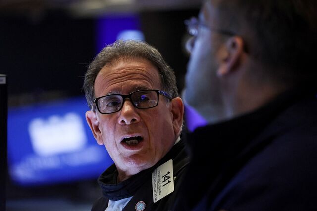 Atas da Fed pressionam fim da sessão. Wall Street fecha no vermelho