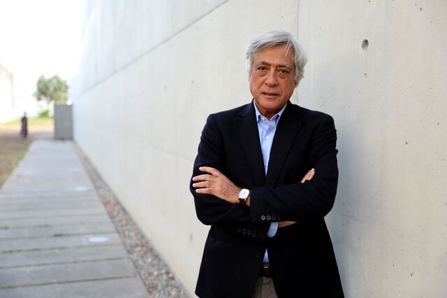 António Mendonça reeleito bastonário da Ordem dos Economistas até 2028