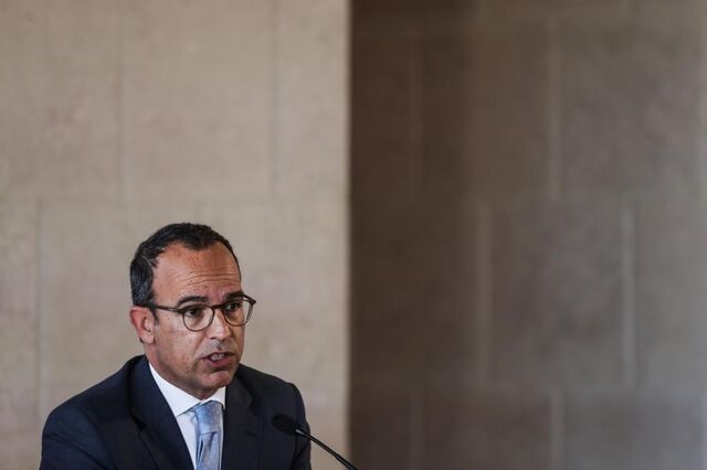 Ministro quer mais privados na cultura e defende articulação com autarquias e regiões 