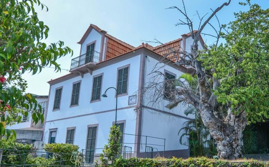 A moradia do Quinta do Leme, no Funchal, está desabitada desde junho de 2011, quando a Provedoria de Justiça saiu da Madeira.