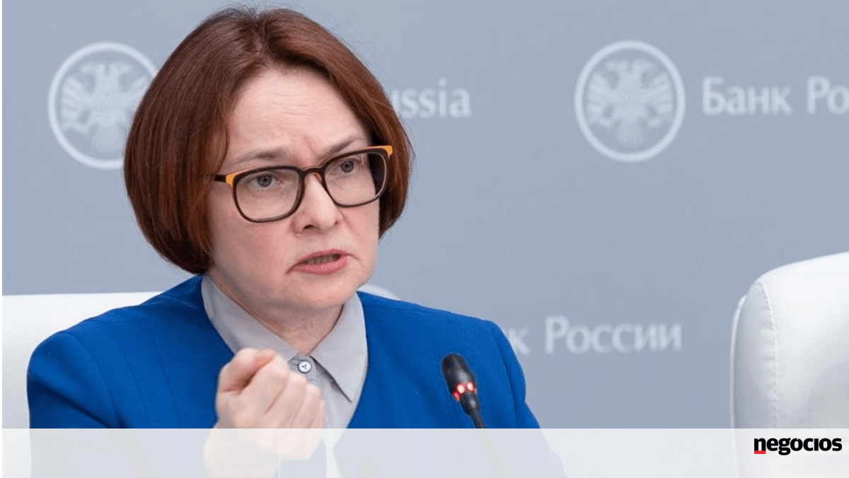 Banco Central russo convoca reunião após pior queda do rublo em