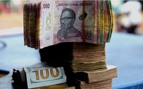 Moeda angolana desvalorizou 12% face ao dólar numa semana