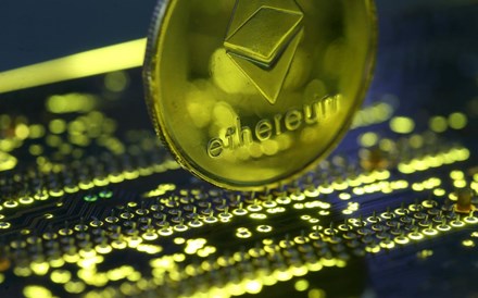 Ethereum sobe quase 10 vezes mais do que a bitcoin no terceiro trimestre e resgata mercado