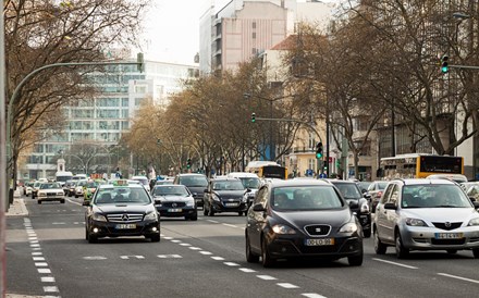 Incentivo ao abate de carros com mais de 16 anos deverá rondar os 3 mil euros