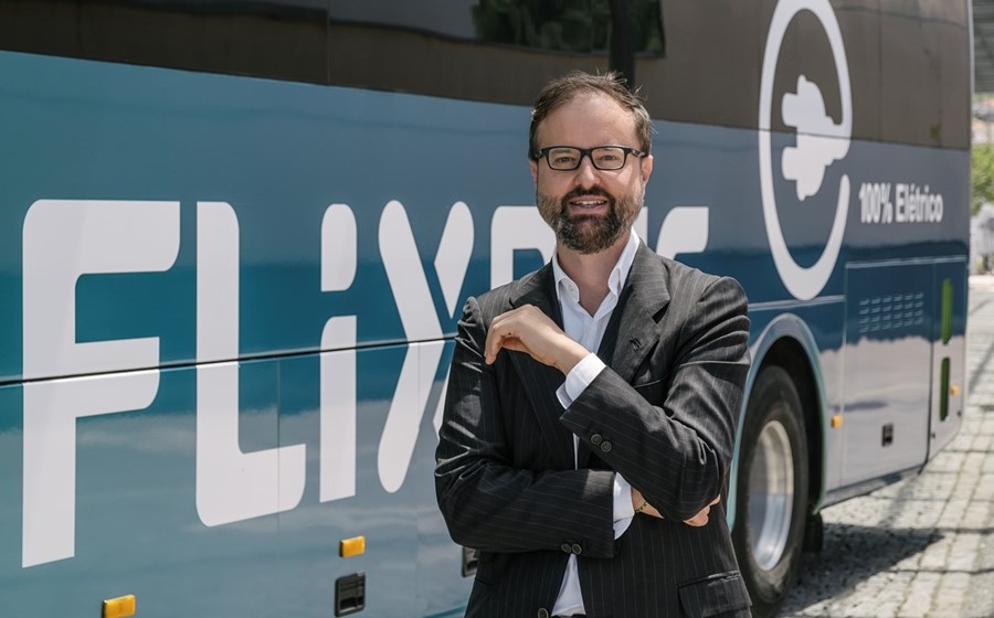 Os autocarros da Flixbus 100% elétricos têm uma autonomia de cerca de 350 km e demoram cerca de três horas a carregar.