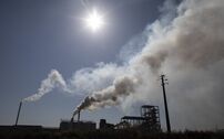 fabricas, poluicao, imposto sobre carbono, taxa