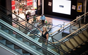 Centros comerciais representam 38% das vendas e empregam 80% no retalho