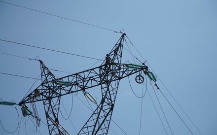 Preço da eletricidade francesa atinge recordes nos 495 euros