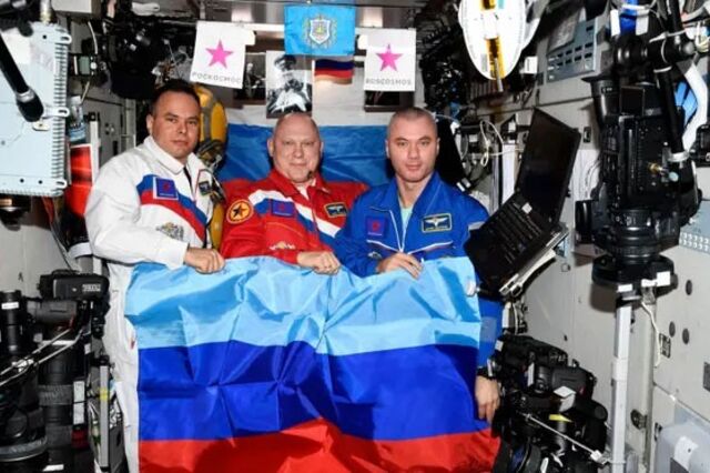 Rússia desfralda bandeiras de regiões separatistas da Ucrânia no espaço