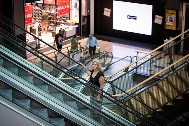 Centros comerciais representam 38% das vendas e empregam 80% no retalho