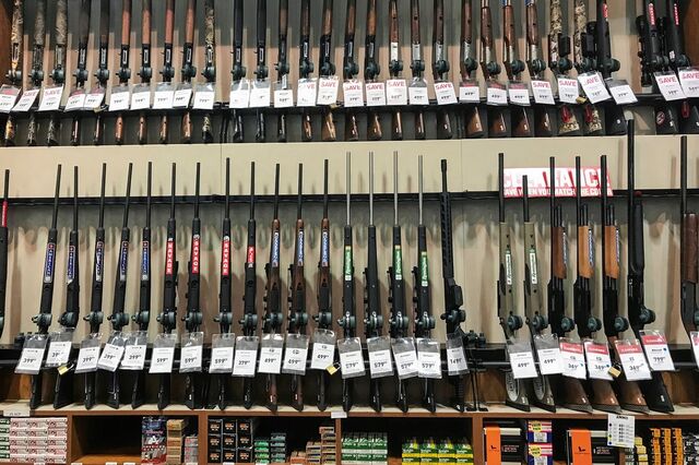 Tiroteios nos EUA puxam por fabricantes de armas