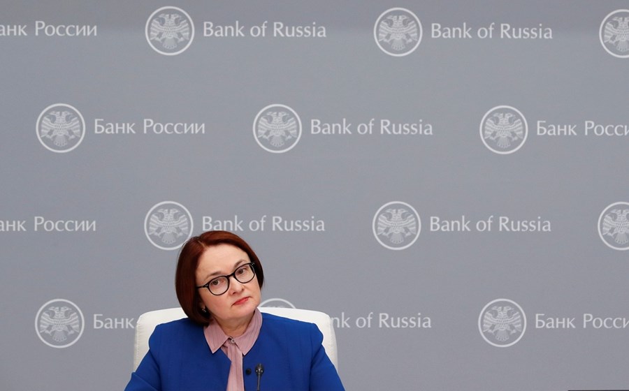 Nos últimos anos, Elvira Nabiullina transformou a economia russa numa verdadeira fortaleza financeira.