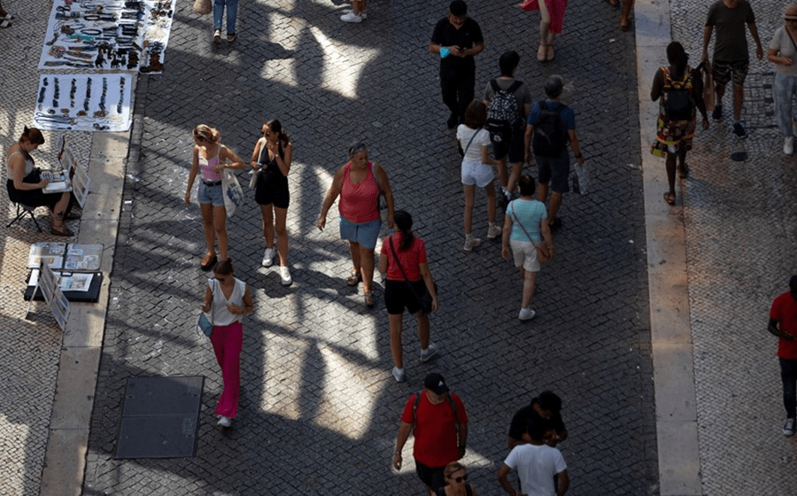 O aumento do turismo nas principais cidades do país tem puxado pelo comércio e pelos serviços.