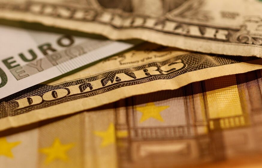 câmbios, euro, dólar 